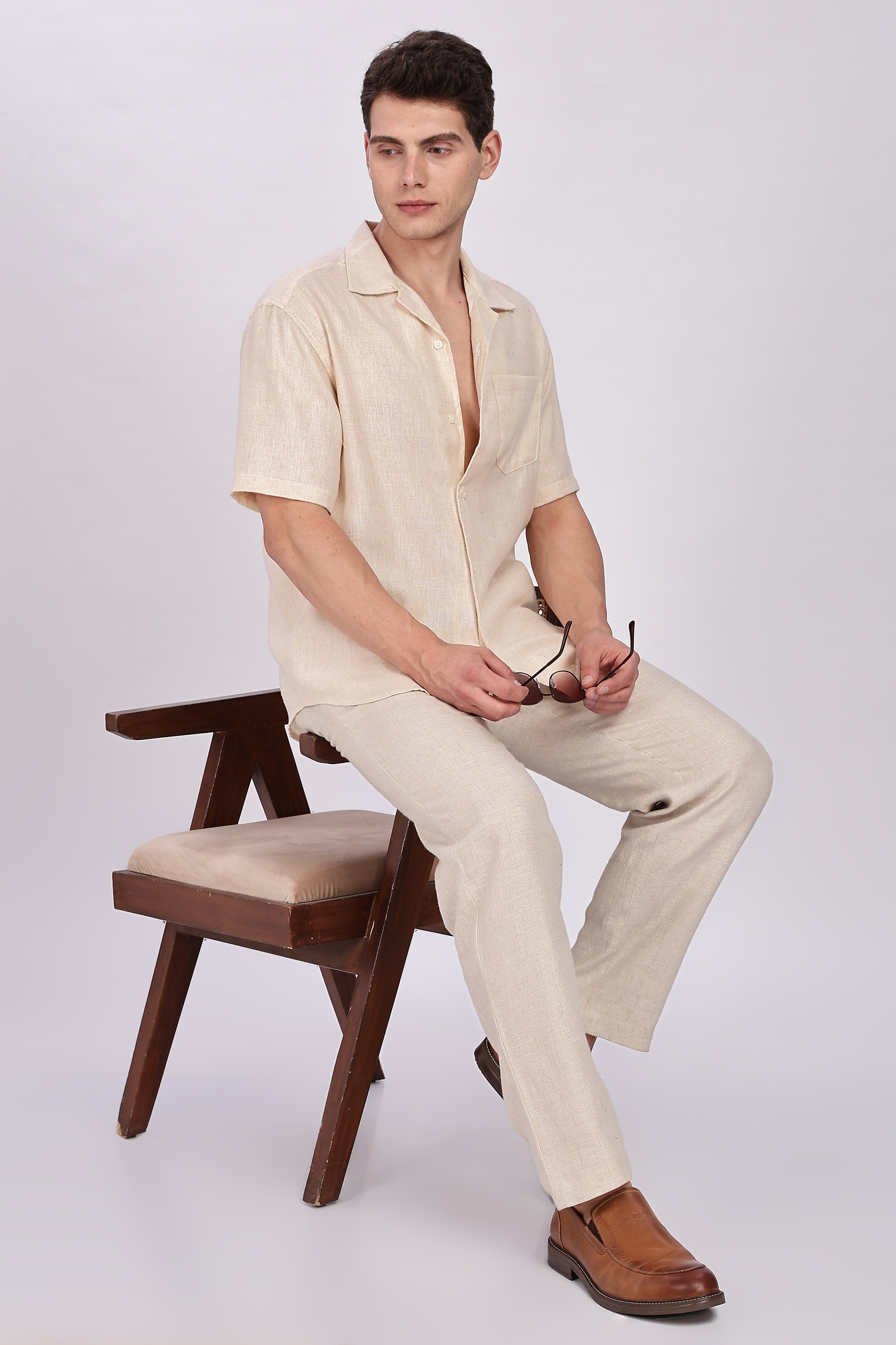 Slub Linen Cat Embroidery Shirt