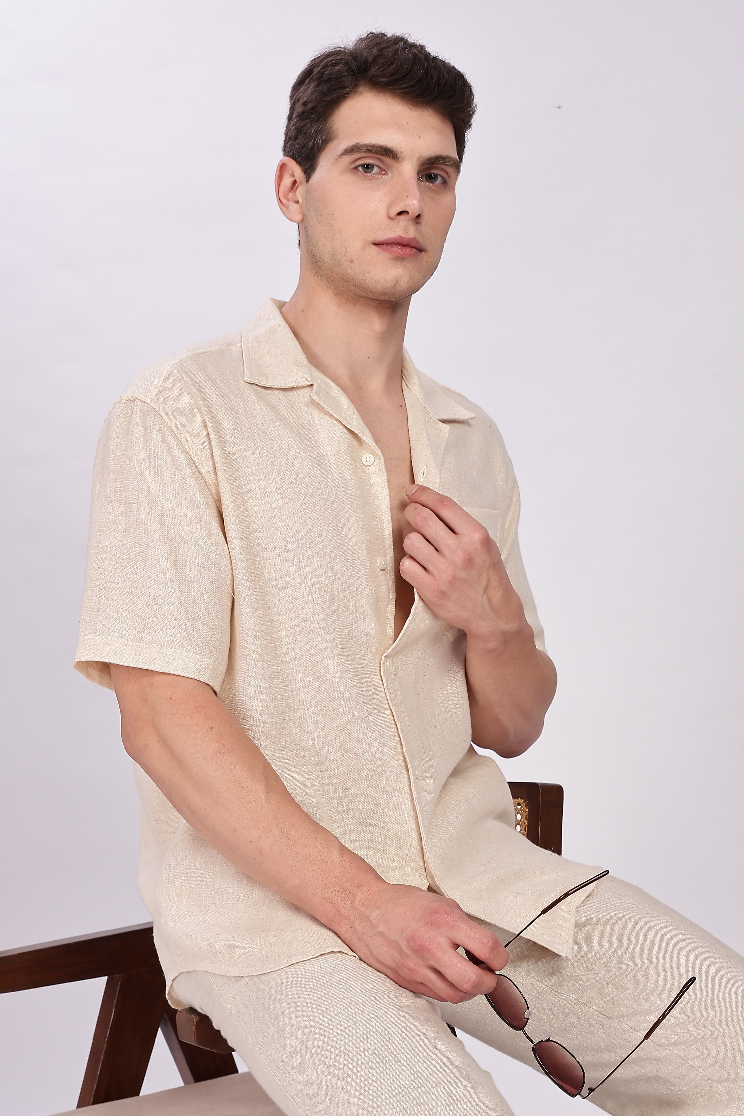Slub Linen Cat Embroidery Shirt
