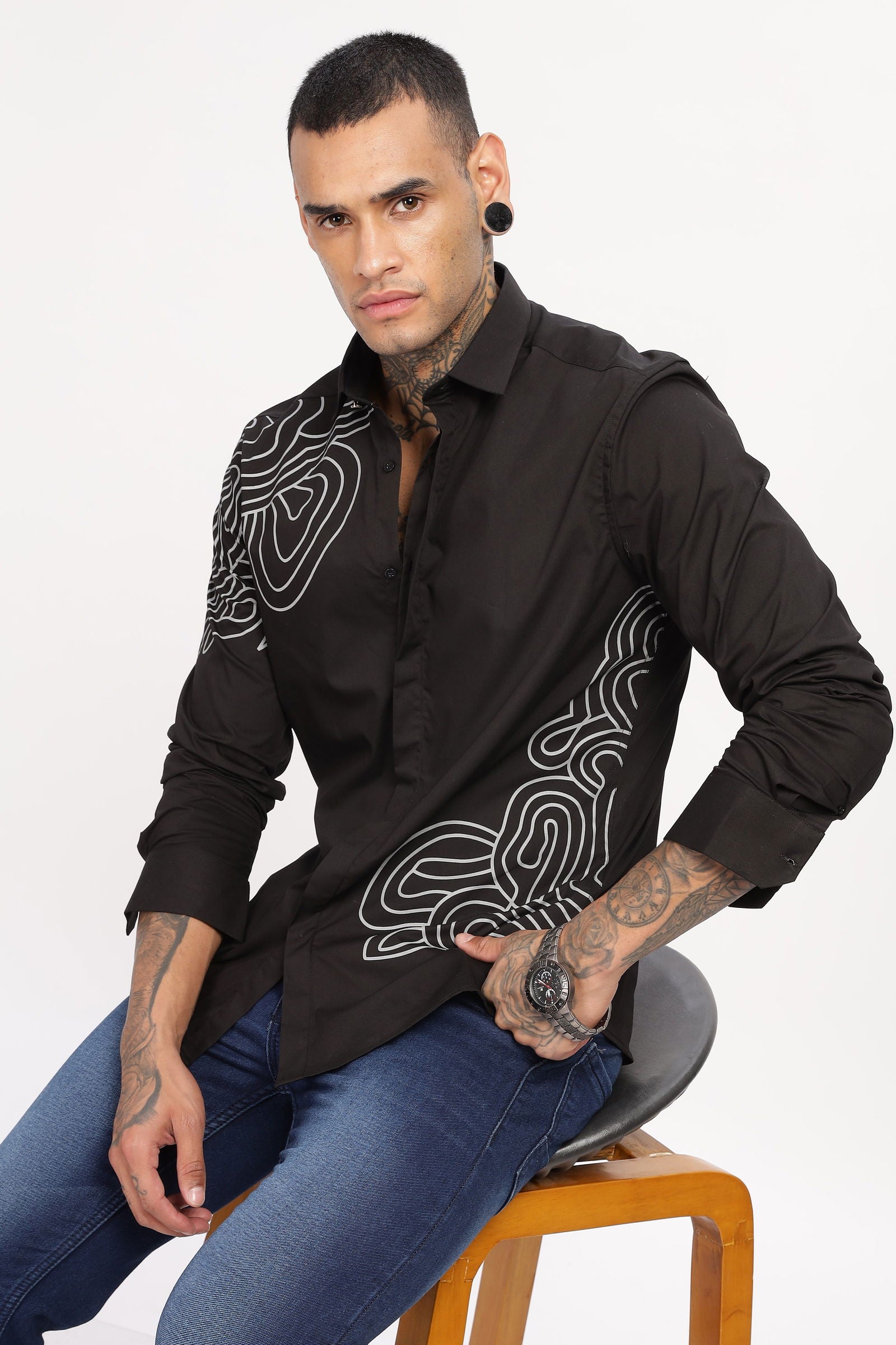 Organic Curves Black Shirt - Three Days