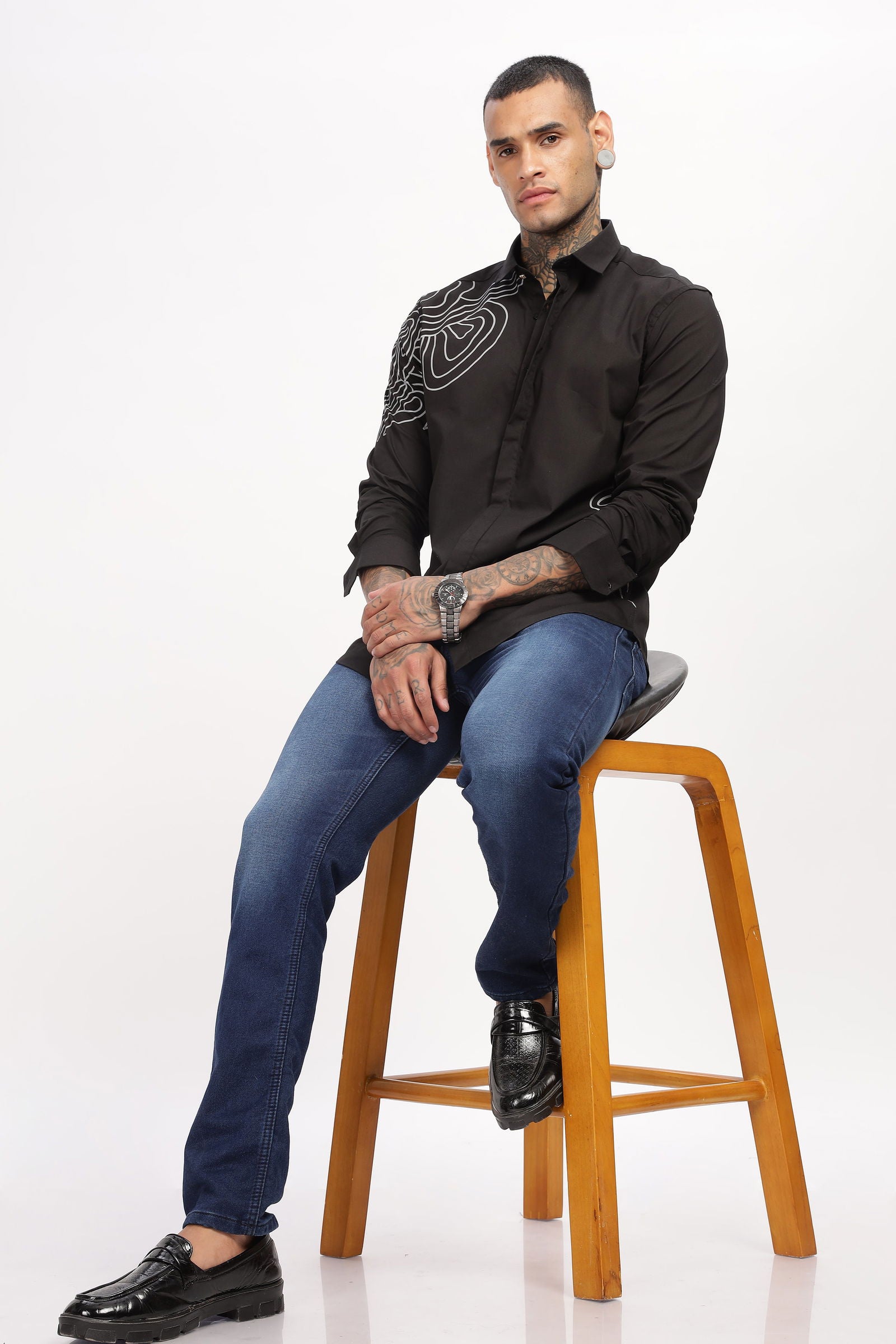 Organic Curves Black Shirt - Three Days