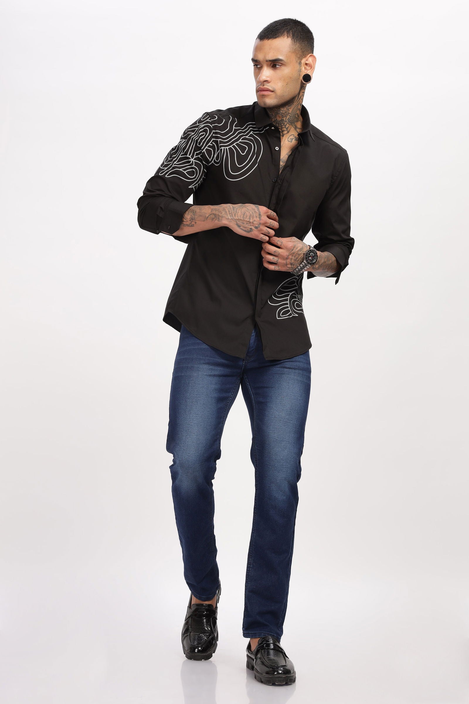 Organic Curves Black Shirt - Three Days