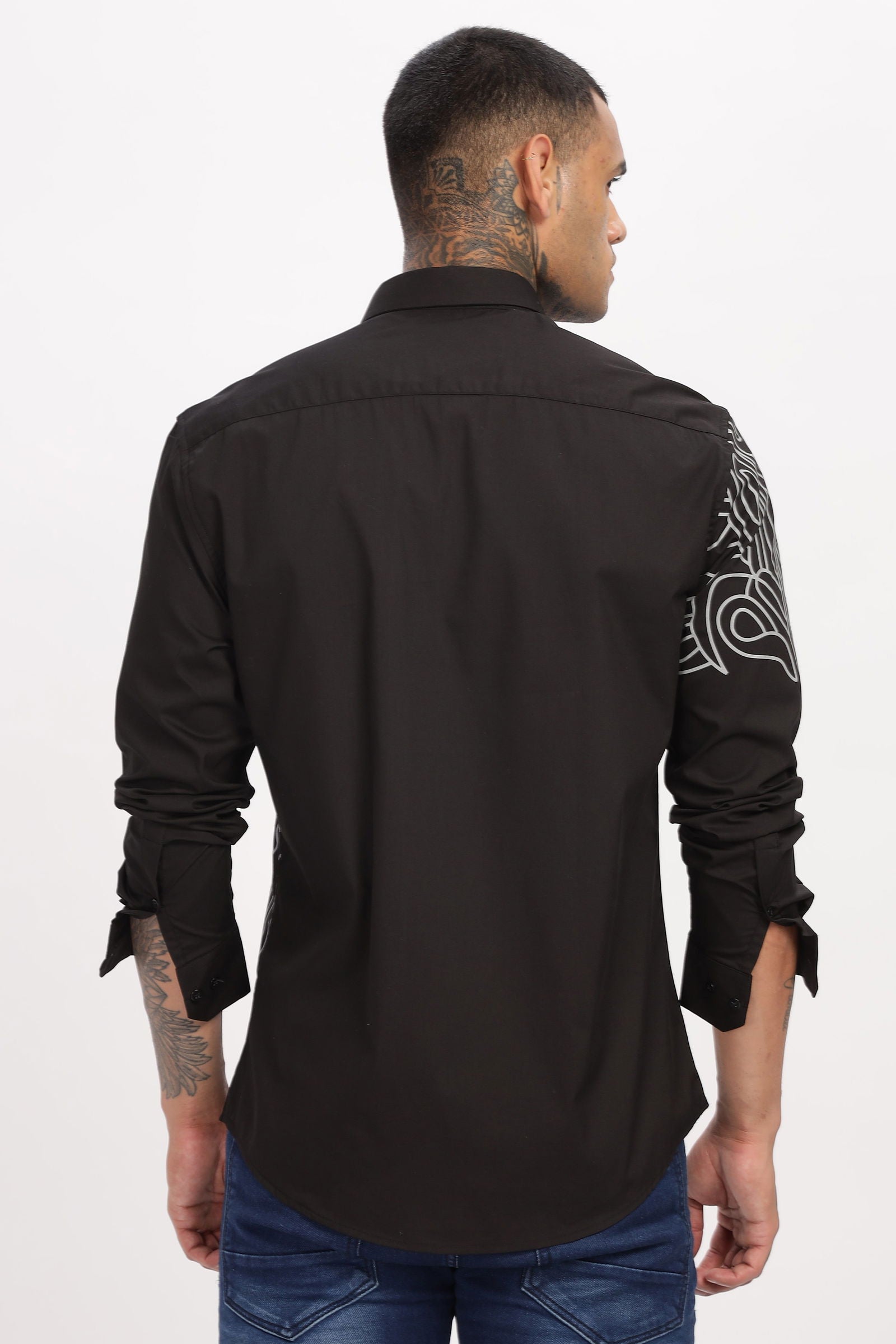 Organic Curves Black Shirt - Three Days